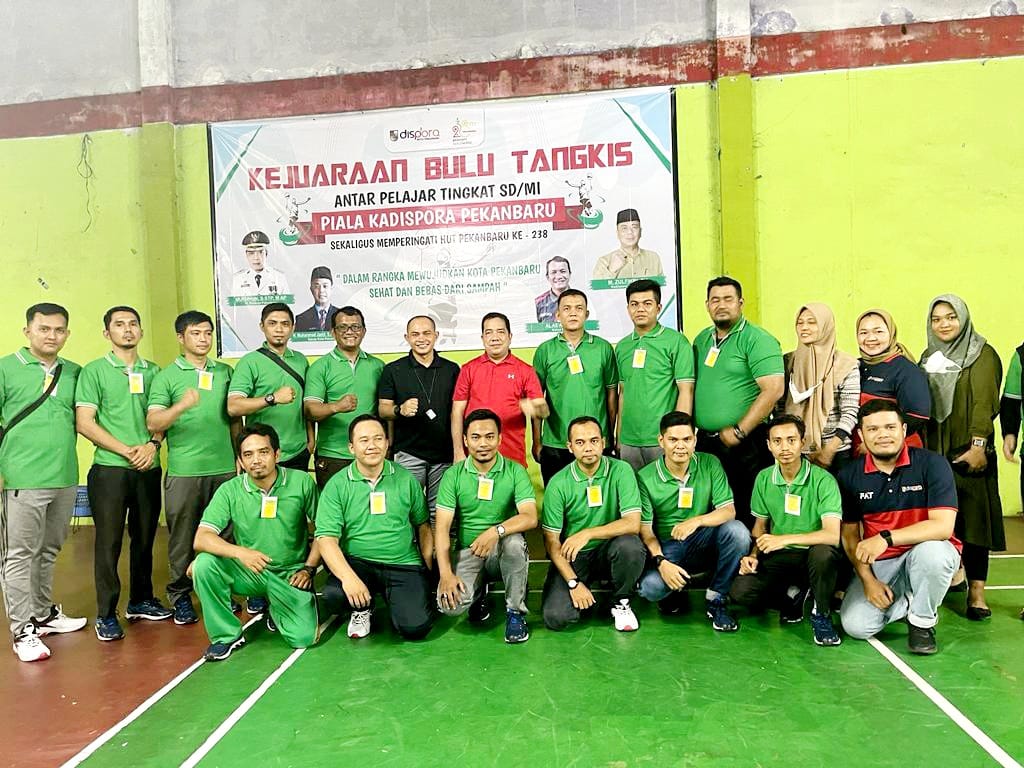 Meriahkan HUT ke-238 Pekanbaru, Dispora Buka Kejuaraan Badminton Antar SD/MI Pekanbaru