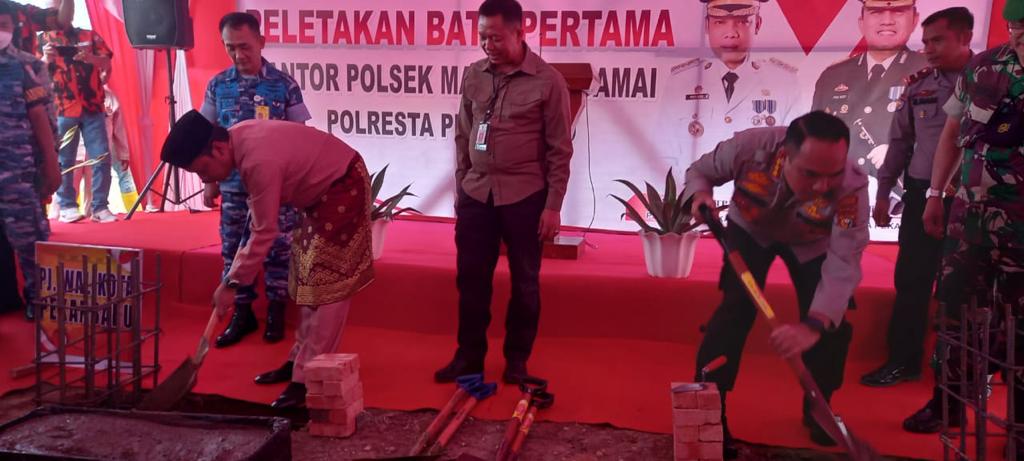 Pj Walikota Bersama Kapolresta Hadiri Peletakan Batu Pertama Pembangunan Polsek Marpoyan Damai