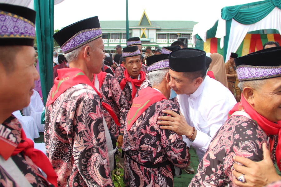 Bupati Meranti Lepas Keberangkatan Calon Jamaah Haji