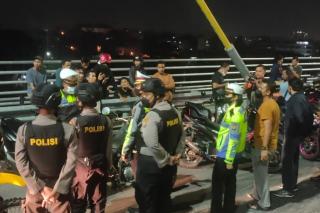 Diduga akan Balap Liar di Atas Jembatan Siak IV, Polisi Amankan 15 Pemuda dan Motornya