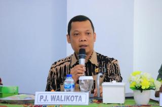 Sampah Sumbat Drainase, Pj Walikota Pekanbaru Minta Pengawasan RT/RW dan Lurah