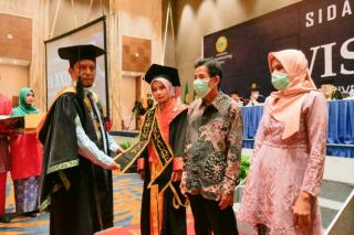 427 Lulusan UMRI Diwisuda Diminta Mampu Ciptakan Lapangan Pekerjaan