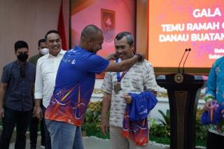Silahturahmi Bersama Peserta Lari Danau Buatan Trail Run 2022, Ini yang Disampaikan Gubernur Riau