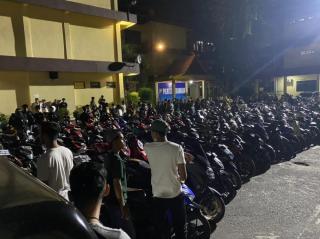 Cegah Balap Liar, Ratusan Sepeda Motor dan 4 Remaja Bawa Sajam Diamankan Polisi