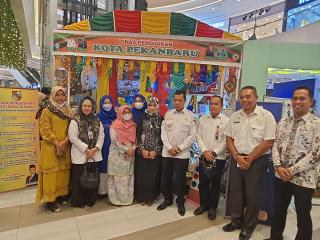 Pj Walikota Kunjungi Stand Dinas Pendidikan di Pekanbaru Raya Fair and Expo 2022