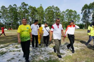 Turnamen Sepak Bola Piala Gubri dan Rektor Unilak Memasuki Babak Semifinal