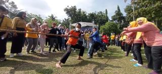 HUT ke-238 Pekanbaru, Ratusan ASN Pemko Ikuti Lomba Permainan Rakyat di Alam Mayang