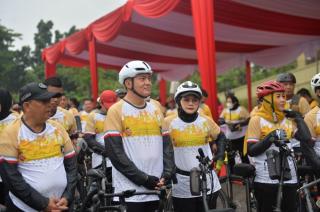 Hari Bhayangkara ke-76, Polda Riau Gelar Fun Bike Bersama Wagubri