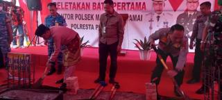 Pj Walikota Bersama Kapolresta Hadiri Peletakan Batu Pertama Pembangunan Polsek Marpoyan Damai