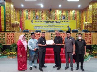 Pj Walikota Pekanbaru Sampaikan Ranperda Pertanggungjawaban Pelaksanaan APBD TA 2021 dalam Rapat Paripurna DPRD