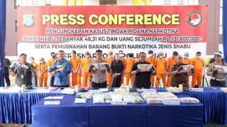 Polda Riau Sita 48,31 Kg Sabu dan Ringkus 17 Tersangka