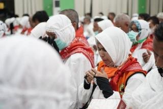 13 Jemaah Calon Haji Terakhir Riau Diberangkatkan Pagi Ini