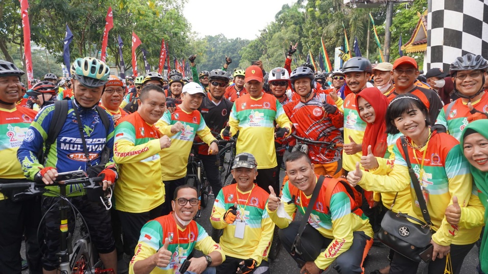 Sempena HUT LPM RI ke-22  Ribuan Pesepeda Meriahkan Fun Bike HUT Kota Pekanbaru ke-238 