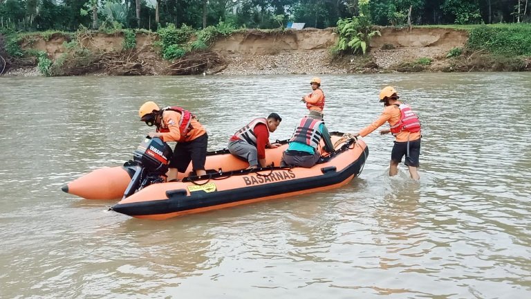 Bobot Tubuh Kebesaran, Fahmi Tenggelam di Sungai Kampar