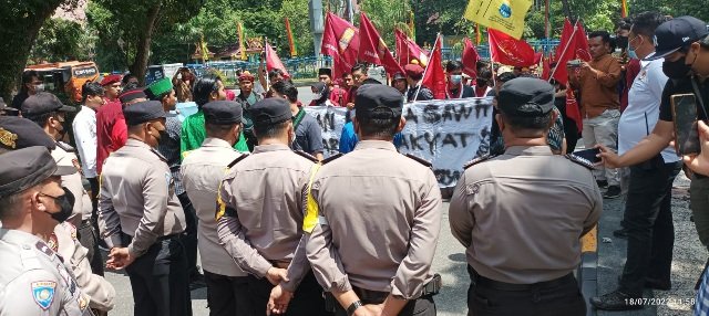 Harga TBS Sawit Anjlok,  Mahasiswa Teriak dan Sebut Kinerja DPRD Riau tak Becus