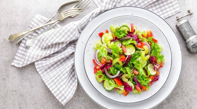 Begini Tips Memilih, Mencuci dan Menyimpan Sayuran untuk Salad