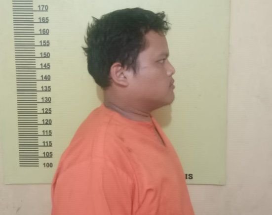 Pria di Rohil Tak Terima Dihina, Mata Pengunjung Warung Tuak Ditusuk Gunting