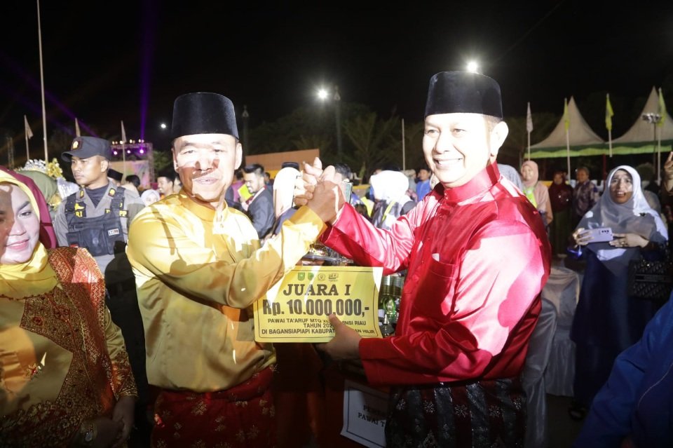 MTQ Ke-XL Riau Resmi Ditutup, Pawai Taaruf Kafilah Rohul Juara I dan Stand Bazar Juara III