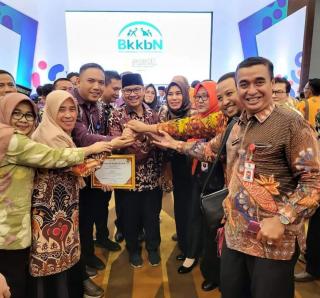 Pekanbaru Raih Penghargaan Bidang BANGGA KENCANA Nasional