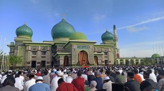 Ribuan Warga Pekanbaru Ikuti Salat Id di Masjid Raya An Nur