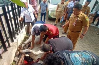 Disnakertran Riau Sebar 350 Kupon Daging untuk Buruh dan Pegawai