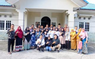 37 Anak Meranti dapat Beasiswa Afirmasi, Bupati: Jangan Kalah sama Orang Kota