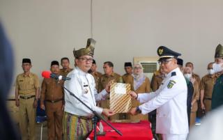Lantik 26 Pejabat, Bupati Adil: Ini Bentuk Penyegaran dan Pengalaman Kerja