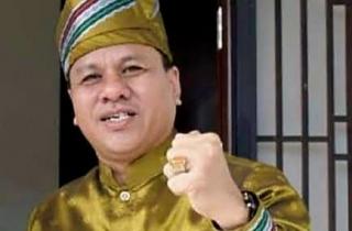 Hina Wartawan, Plt Bupati Kuansing Gerah Gegara Berita Tender Proyek