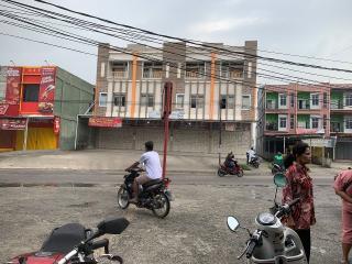 Perempuan di Pekanbaru Mengamuk, Tikam Empat Karyawan