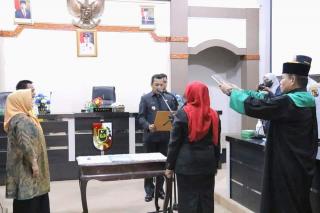 Pj Wali Kota Pekanbaru Lantik dan Kukuhkan Nelfiyona Sebagai Pustakawan Ahli Utama