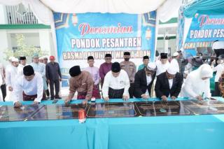 Tingkatkan Kualitas Pendidikan Agama, Gubri Resmikan Ponpes Basma Darul’Ilmi Wassa’adah