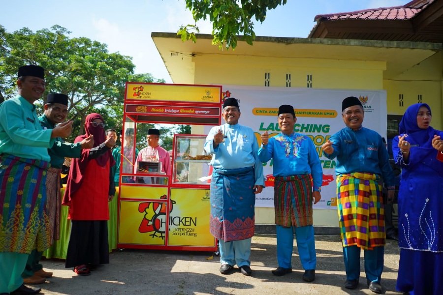 Bupati Siak Launching 100 Gerobak Z-Chicken pada kegiatan Bujang Kampung di Merempan Hilir