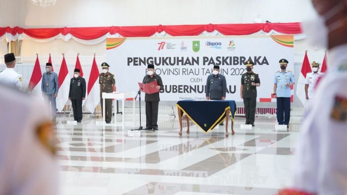 Dikukuhkan Gubri, 36 Pelajar SMA Terpilih Jadi Anggota Paskibraka Riau 2022