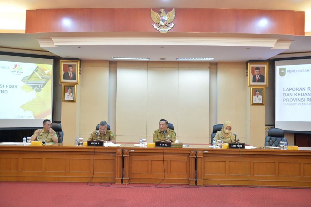 Rapat Evaluasi APBD 2022, Sekdaprov Riau Minta OPD Percepat Realisasi