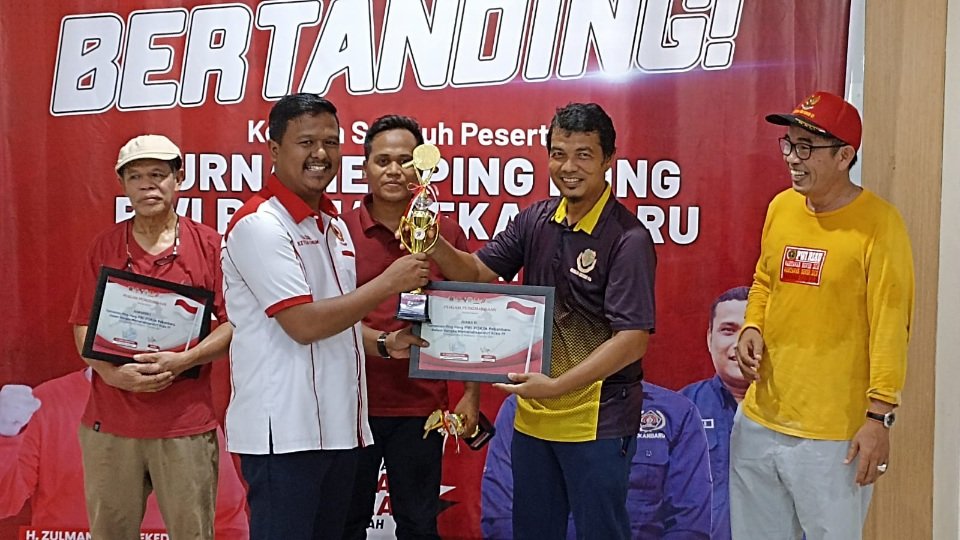 Meriahkan HUT RI Ke-77, Turnamen Pingpong PWI Pokja Pekanbaru Sukses Digelar