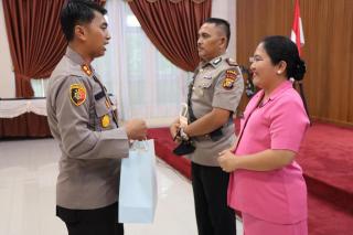 Kenal Pamit Kapolsek Logas Tanah Darat di Warnai Rasa Haru