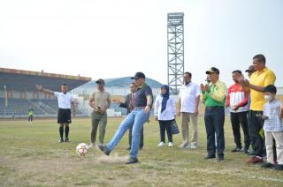 Lakukan Tendangan Pertama Liga Santri Piala Kasad, Dandrem 031/WB: Tetap Jaga Sportivitas