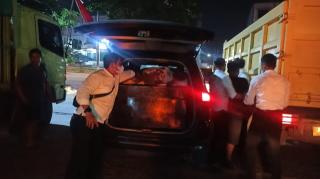 Polisi Tangkap Mobil Mewah Modifikasi Tangki Minyak di Pekanbaru