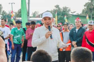Lepas Jalan Sehat Berhadiah, Bersama Ribuan Warga Rimbo Panjang, Pj. Bupati Kampar Jalan Kaki Sejauh 5 KM