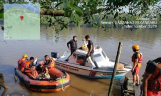 Kapal Bermuatan Bubur Kertas dan BBM