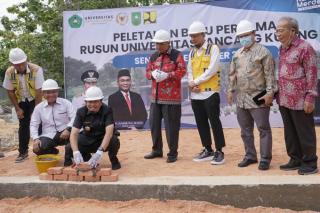 Gubri Lakukan Peletakan Batu Pertama Pembangunan Rumah Susun Unilak