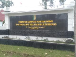 Urus SKT di Kantor Camat Kuantan Hilir Seberang, Warga Dipatok Biaya Rp 500 Ribu