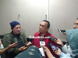 Pembelian Mobil Dinas Pimpinan DPRD Pekanbaru Dianggap Pemborosan