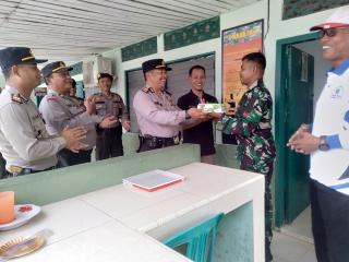 Dirgahayu TNI Ke-77 Tahun, Tiga Kapolsek dan Camat Kuantan Hilir Sambangi Kantor Koramil 07