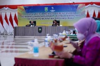Gubernur Riau Minta Dukungan Pembangunan Infrastruktur dengan Kementerian PPN/Bappenas