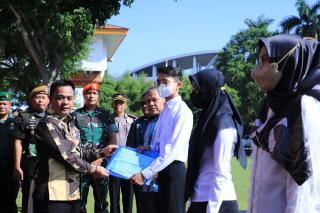 Sekdako Pekanbaru Lepas 1.515 Petugas Lapangan Regsosek BPS di halaman MPP
