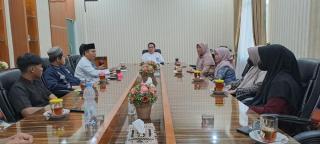 Ini Pesan Kakanwil Kemenag Riau Lepas Siswa MAN 1 Pekanbaru ke Timur Tengah