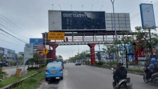 Langgar Norma Sosial, Bapenda Pekanbaru Cabut Iklan di JPO MTC Giant