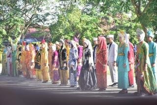 Upacara Sumpah Pemuda Tingkat Kabupaten Kampar Tampilkan Pakaian Adat Se- Indonesia