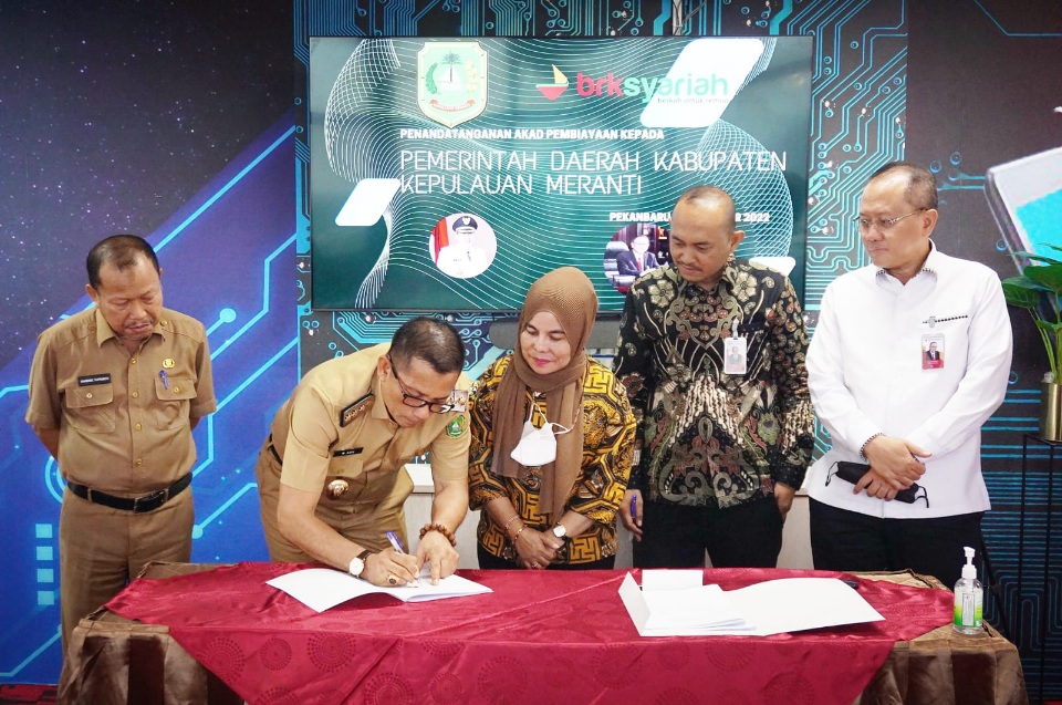 Bupati Meranti Tandatangani Akad Pembiayaan 100 Miliar dari BRK Syariah